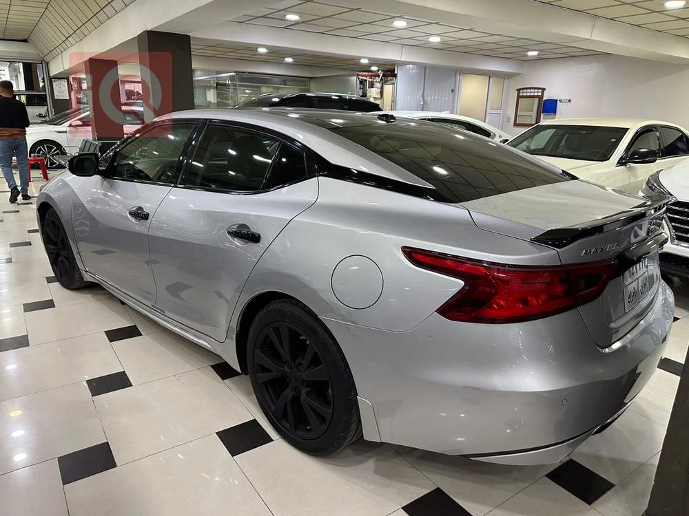 Nissan Maxima